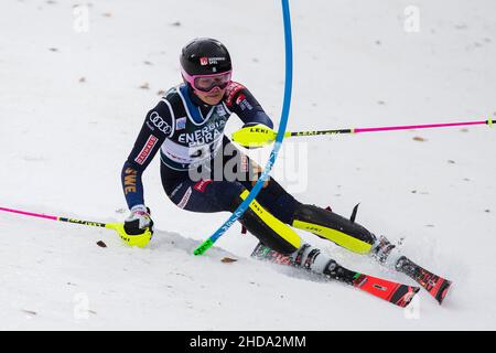 Zagabria, Croazia, 4th gennaio 2022. Charlottta Saefvenberg di Svezia compete durante la Coppa del mondo di sci Audi FIS Snow Queen Trophy - Smalom femminile a Zagabria. Gennaio 04, 2022. Credit: Nikola Krstic/Alamy Foto Stock