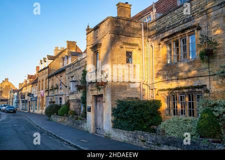 Manor House Hotel al tramonto. Moreton in Marsh, Cotswolds, Gloucestershire, Inghilterra Foto Stock