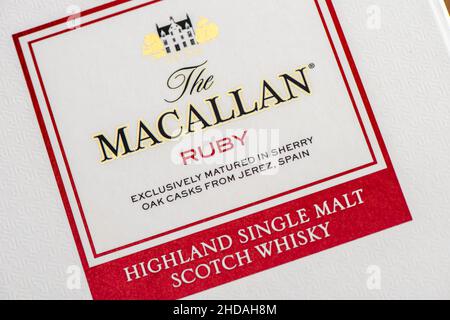 EDIMBURGO, SCOZIA - 04 GENNAIO 2022: Scatola DI WHISKY MACALLAN single malto scotch Foto Stock