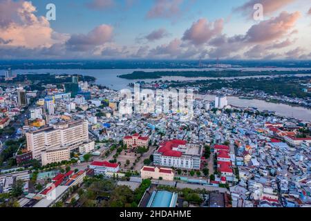 Vista aerea del centro di Can Tho, la città più grande del Delta del Mekong Foto Stock