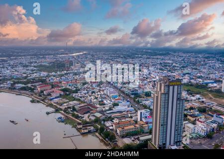 Vista aerea del centro di Can Tho, la città più grande del Delta del Mekong Foto Stock