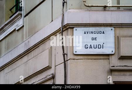 Segnaletica stradale su Gaudi Avenue vicino alla Sagrada Familia a Barcellona Foto Stock