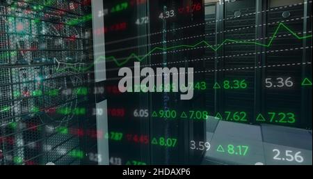 Immagine dell'interfaccia digitale e dell'elaborazione dei dati su sfondo scuro Foto Stock