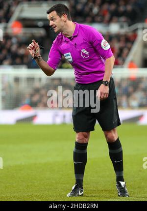 Arbitro, Andy Madley - Newcastle United / Norwich City, Premier League, St James' Park, Newcastle upon Tyne, Regno Unito - 30th novembre 2021 solo per uso editoriale - si applicano le restrizioni DataCo Foto Stock