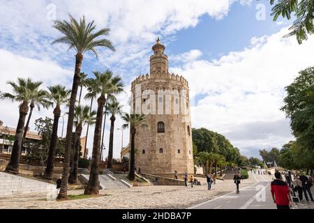 La Torre del Oro in un giorno di sole Foto Stock