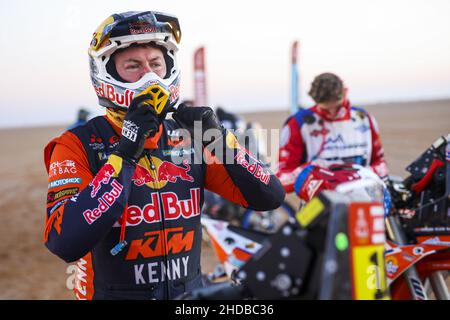 Riyadh, Arabia Saudita - 05/01/2022, Price Toby (aus), Red Bull KTM Factory Racing, KTM 450 Rally Factory Replica, Moto, W2RC, ritratto al via, DSS durante la tappa 4 del Dakar Rally 2022 tra al Qaysumah e Riyadh, il 5th 2022 gennaio a Riyadh, Arabia Saudita - Foto: Julien Delfosse/DPPI/LiveMedia Foto Stock