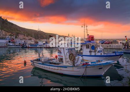 Boote, Fischerhafen, Castellammare del Golfo, Sizilien, Italien Foto Stock