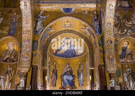 Christus als Pantokrator, Altarraum, Cappella Palatina, Normannenpalast, Palazzo dei Normanni, Palermo, Sizilien, Italien Foto Stock