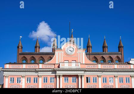 Sezione superiore del municipio della città anseatica di Rostock, Meclemburgo-Pomerania occidentale, Germania. Foto Stock