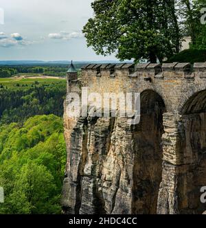 Il Chimney Abratzky presso la fortezza di Koenigstein in Sassonia Svizzera, Koenigstein, Sassonia, Germania Foto Stock