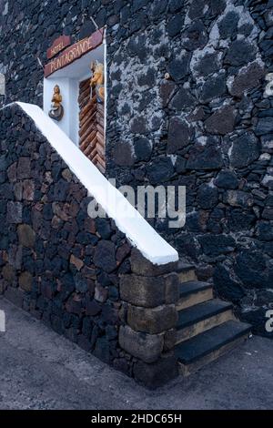 Ingresso, Hotel Puntagrande, il più piccolo albergo del mondo, Las Puntas, El Hierro, Isole Canarie, Spagna Foto Stock