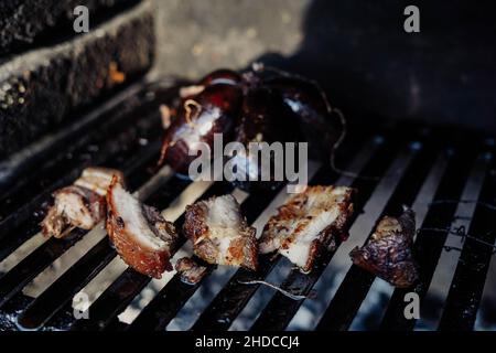 Barbecue in stile sudamericano con diversi tagli di vitello Foto Stock