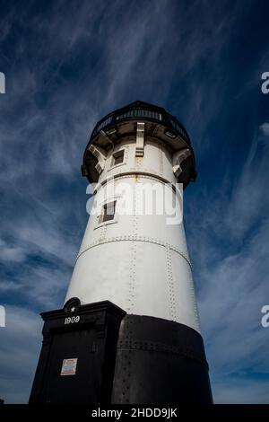 Duluth, Minnesota. Il Duluth Harbour North Breakwater Lighthouse aiuta a guidare le navi attraverso il canale sul Lago superiore. Foto Stock