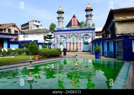 La moschea iraniana di Imamwada Bhendi Bazar a Mumbai, India. Foto Stock