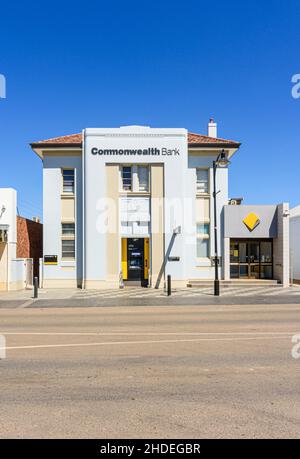 Edificio della Commonwealth Bank nella città interwar in stile Art Deco di Katanning, Australia Occidentale, Australia Foto Stock