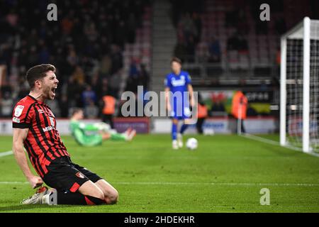 Ryan Christie di AFC Bournemouth celebra dopo aver segnato un gol per farlo 1-0 - AFC Bournemouth contro Cardiff City, Sky Bet Championship, Vitality Stadium, Bournemouth, Regno Unito - 30th dicembre 2021 solo per uso editoriale - si applicano le restrizioni DataCo Foto Stock