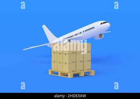 Aeroplano vicino alla pila di scatole sul pallet su sfondo blu. Trasporto internazionale di merci. Logistica globale. Spedizione aerea. Concetto di AirMail. Foto Stock