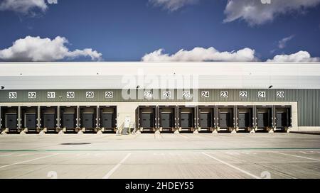 Centro di distribuzione, Maersk Trucking, DP World London Gateway Foto Stock