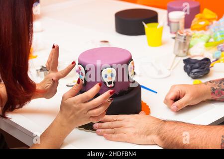 fondente, torta, fabbricazione, fondenti, fudge, torte Foto Stock