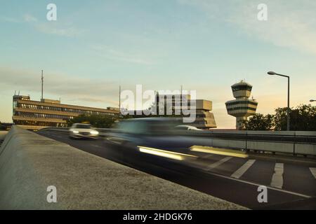 taxi, traffico stradale, tegel, infrastrutture, taxi, strade, strade, strade, tegel, infrastrutture Foto Stock