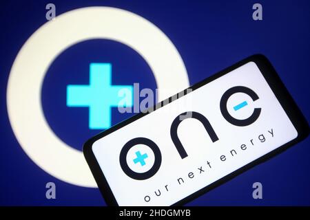 Ucraina. 06th Jan 2022. In questa figura, il logo Next Energy Inc. (UNO) viene visualizzato sullo schermo di uno smartphone. (Foto di Pavlo Gonchar/SOPA Images/Sipa USA) Credit: Sipa USA/Alamy Live News Foto Stock