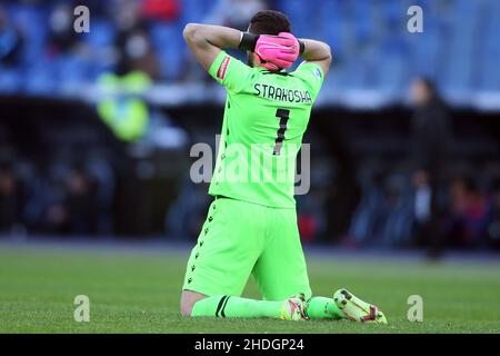 Roma, Italia. 06th Jan 2022. ROMA, Italia - 06.01.2022: DELUSIONE STRAKOSHA AL TERMINE della Serie Italiana Una partita di calcio tra SS LAZIO ed EMPOLI allo stadio Olimpico di Roma. Credit: Independent Photo Agency/Alamy Live News Foto Stock