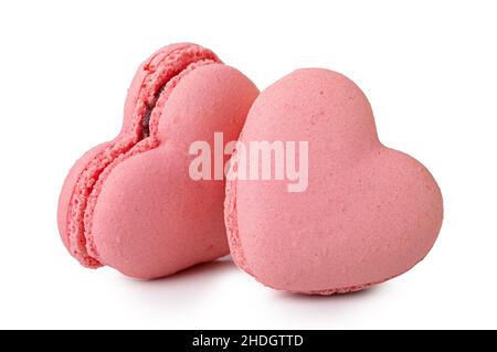 Cuore di macaroon rosso dolce con fondo bianco Foto Stock