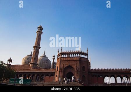 jama masjid o moschea jama di delhi. girato preso nel sole di pomeriggio. monumento iconico della capitale dell'india. Foto Stock