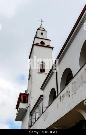 Facciata del santuario Basílica Santuario del Señor de Monserrate, sulla cima del monte Monserrate, è un santuario cattolico a Bogotá, Colombia, Sud Foto Stock