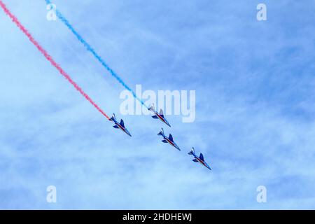 volo di formazione, spettacolo aereo, squadrone volante, voli di formazione, spettacoli aerei, squadroni volanti Foto Stock