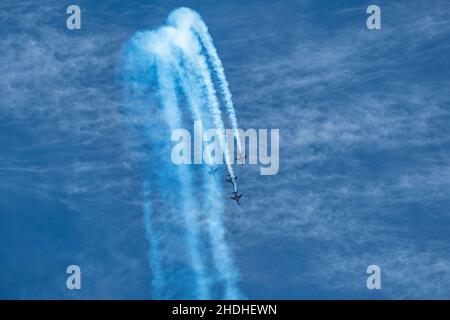 volo di formazione, spettacolo aereo, squadrone volante, voli di formazione, spettacoli aerei, squadroni volanti Foto Stock