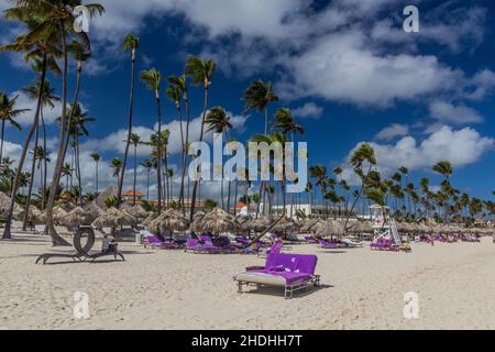 PUNTA CANA, REPUBBLICA DOMINICANA - 8 DICEMBRE 2018: Spiaggia di Bavaro, Repubblica Dominicana Foto Stock