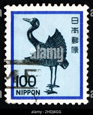GIAPPONE - CIRCA 1980: Un francobollo stampato in Giappone mostra Silver Crane, circa 1980 Foto Stock