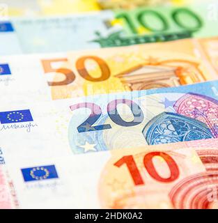 Varie banconote in euro. Moneta cartacea europea Foto Stock