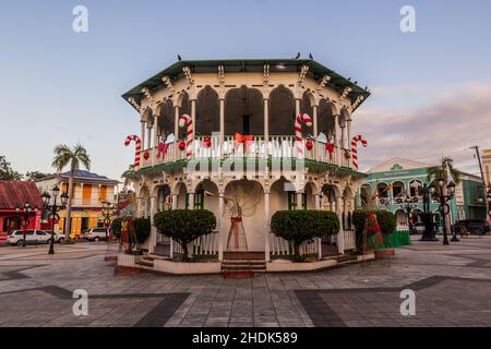 PUERTO PLATA, REPUBBLICA DOMINICANA - 12 DICEMBRE 2018: Piazza Parque Central a Puerto Plata, Repubblica Dominicana Foto Stock