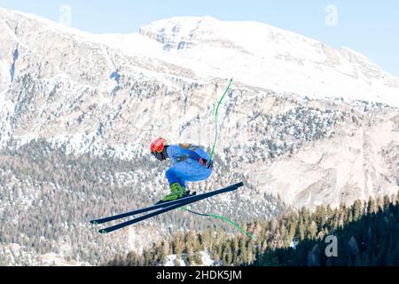 Val Gardena, Italia. 18th Dic, 2021 NYMAN Steven (USA) in competizione nella FIS Alpine Ski World Cup Men’s Downhill Race sul Saslong Course. Foto Stock