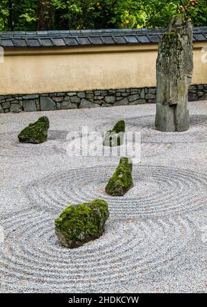 Giardino tradizionale scolpito a mano in pietra e sabbia; Portland Japanese Gardens; Portland; Oregon; USA Foto Stock
