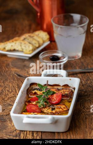 cucina greca, formaggio feta, saganaki, cucina greca, cibo greco, formaggi di feta Foto Stock