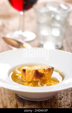 cucina francese, zuppa di cipolle, cucina francese, piatti francesi, zuppe di cipolle Foto Stock