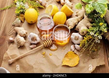 miele, stanziamenti di casa, zenzero, medicina alternativa, limone, miele, appropriazione della casa, zenzeri, medicine alternative, limoni Foto Stock