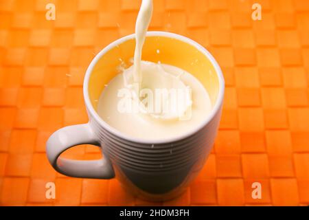 latte, spruzzi, lumi, spruzzi, spruzzi Foto Stock