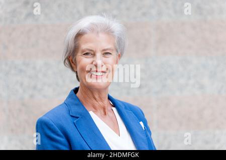 ritratto, senior, sicuro di sé, ritratti, anziani, anziani, anziani, autoconfidenti Foto Stock