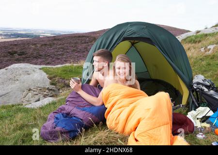 coppia, vacanze, campeggio, coppie, vacanze, camper, campeggio Foto Stock