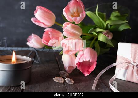 bouquet, lume di candela, regalo di compleanno, bouquet, candele, regali di compleanno Foto Stock