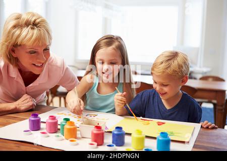 pittura, alunni, lezioni d'arte, insegnante, disegno, bambini della scuola, presentatore della scuola, insegnanti Foto Stock