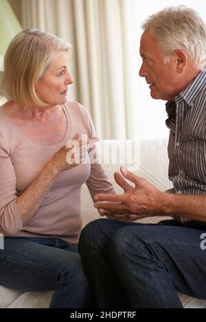 anziani, conflitti, difficoltà di relazione, anziani, anziani, conflitti, difficoltà, problemi Foto Stock