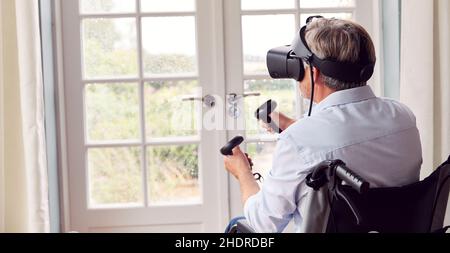 senior, casa, realtà virtuale, anziani, anziani, anziani, case, realtà simulata al computer, multimedia immersiva, simulatori di realtà virtuale, vr Foto Stock
