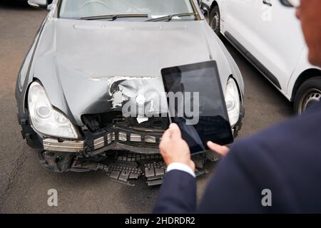 danni alla carrozzeria dell'auto, incidenti, incidenti, danni alla carrozzeria dell'auto, incidenti, incidenti automobilistici Foto Stock