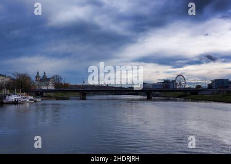 CRACOVIA, POLONIA - 4 NOVEMBRE 2021: Ponte Grunwald sulla Vistola Foto Stock