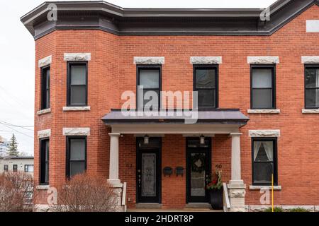 Ottawa, Canada - 17 dicembre 2021: Casa residenziale di lusso a due piani nel centro della città Foto Stock